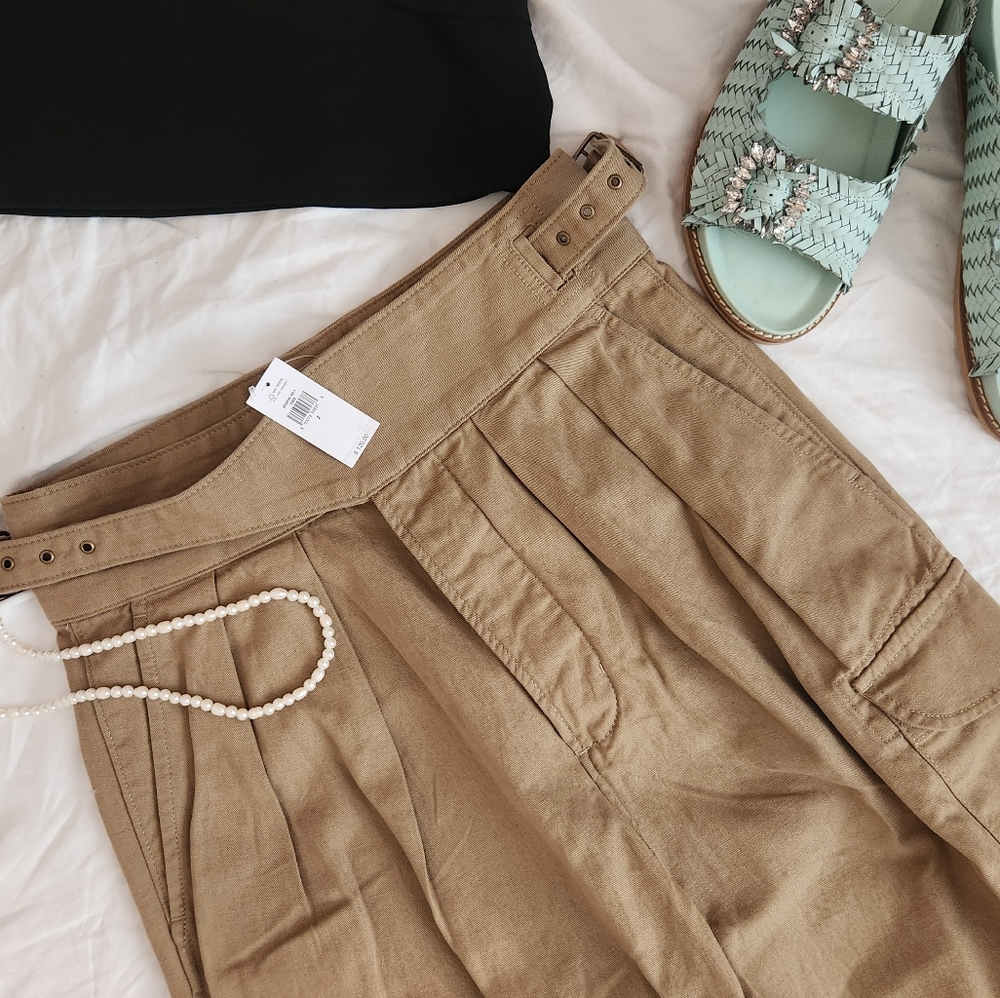 Banana republic size 2 belted khaki wide leg pants